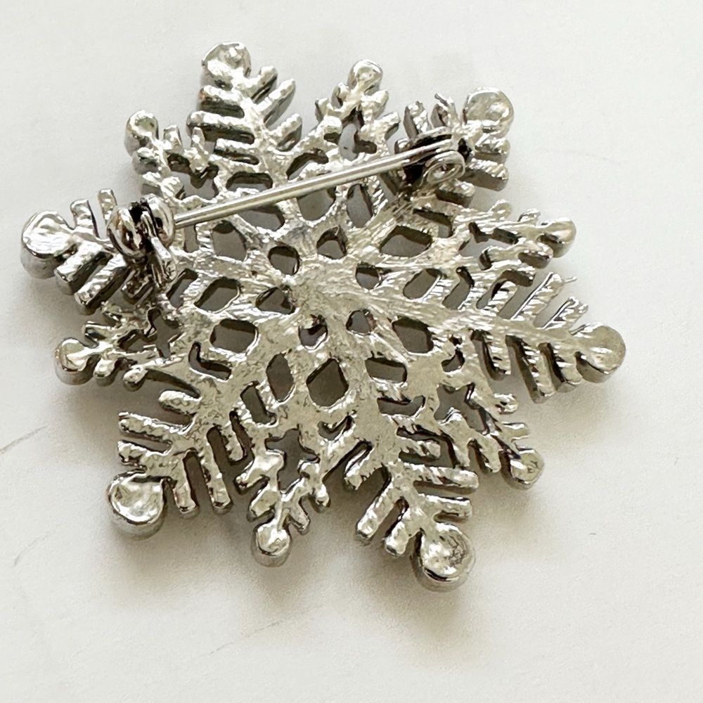 Silver Tone Rhinestone Snowflake Brooch Pin - Picture 4 of 5